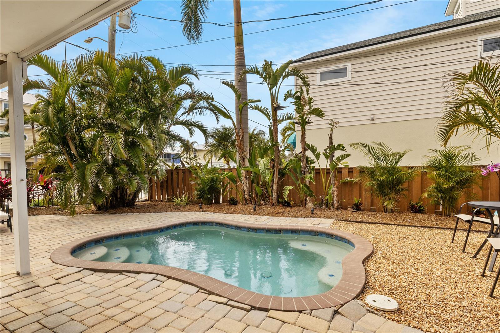 6925 HOLMES BLVD, HOLMES BEACH, FL, 34217