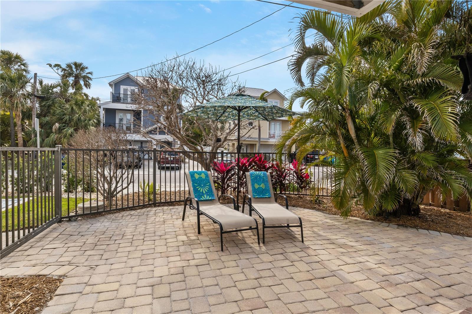 6925 HOLMES BLVD, HOLMES BEACH, FL, 34217