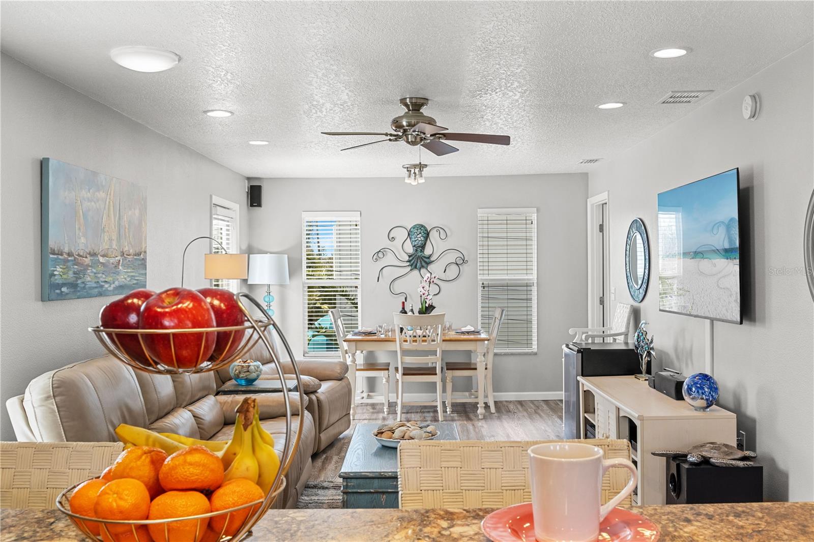 6925 HOLMES BLVD, HOLMES BEACH, FL, 34217
