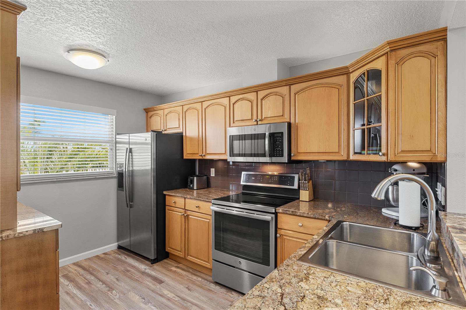 6925 HOLMES BLVD, HOLMES BEACH, FL, 34217