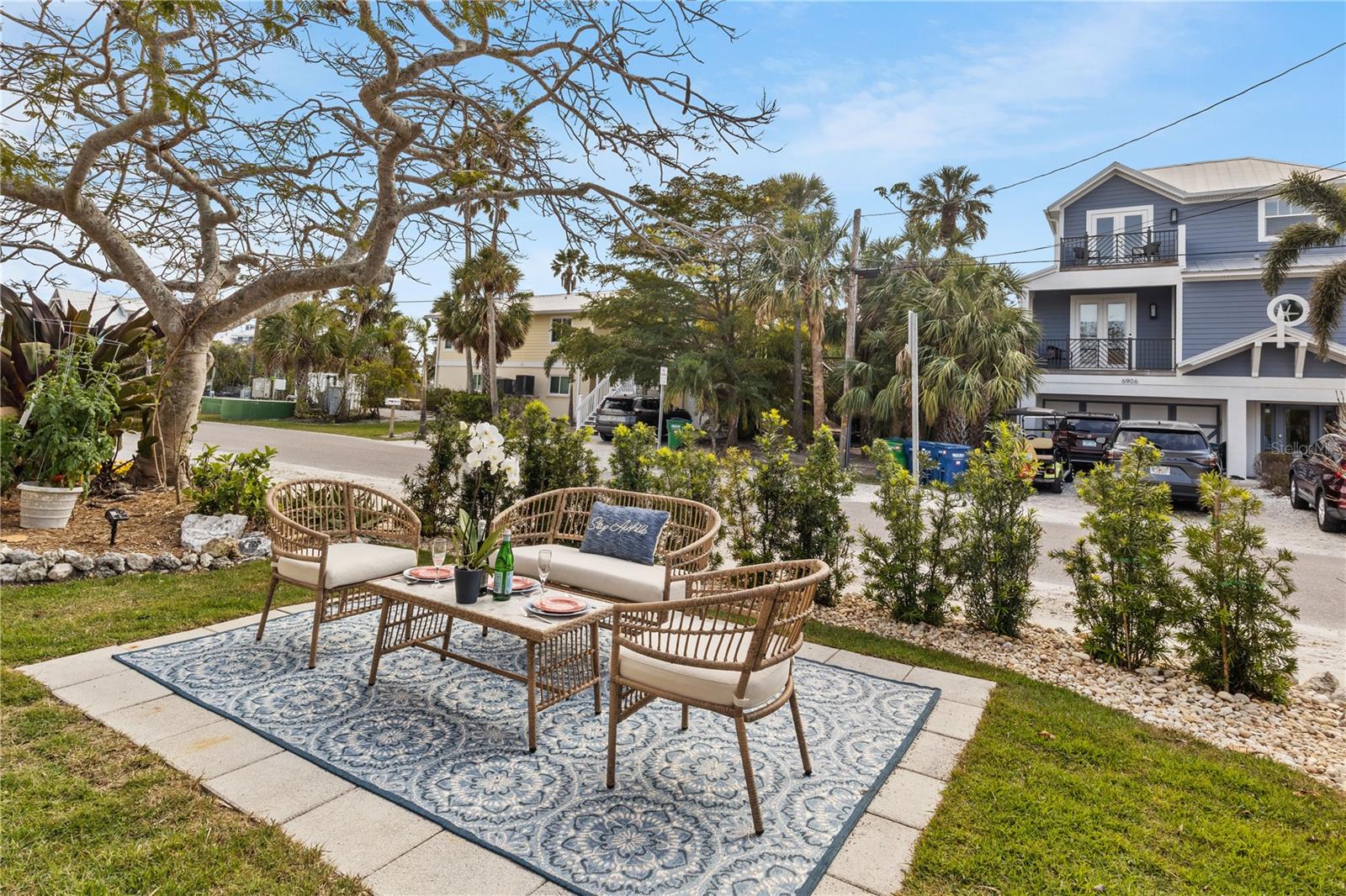 6925 HOLMES BLVD, HOLMES BEACH, FL, 34217