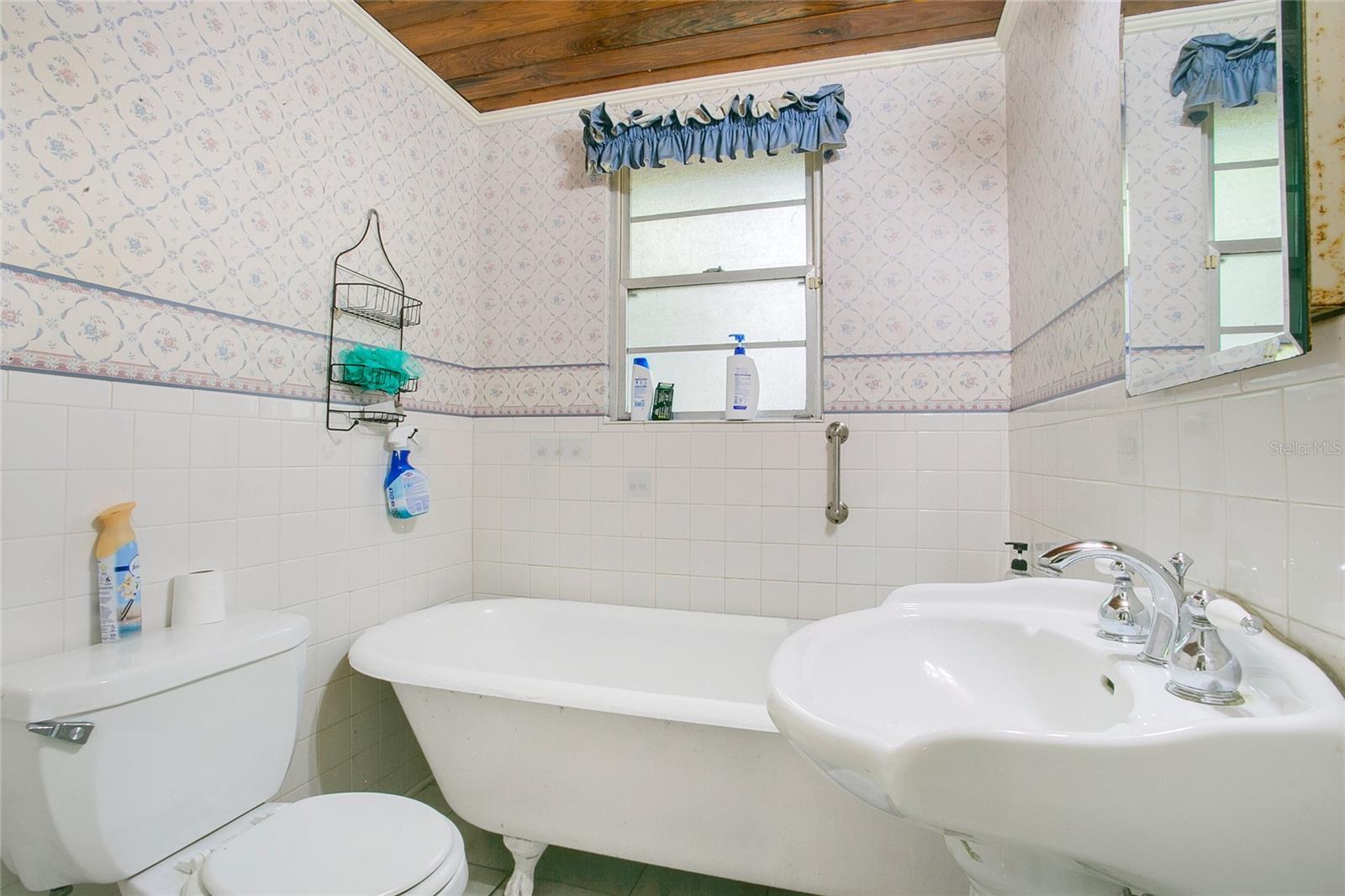 1120 SHEELER AVE, APOPKA, FL, 32703