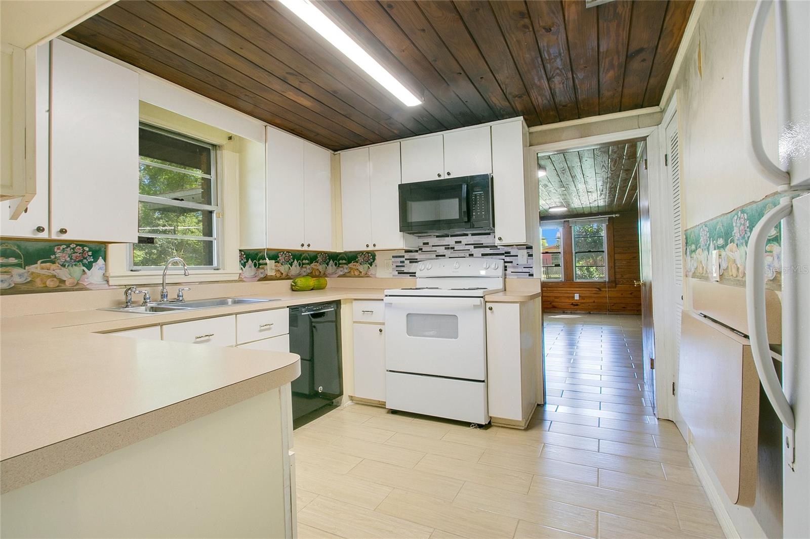 1120 SHEELER AVE, APOPKA, FL, 32703