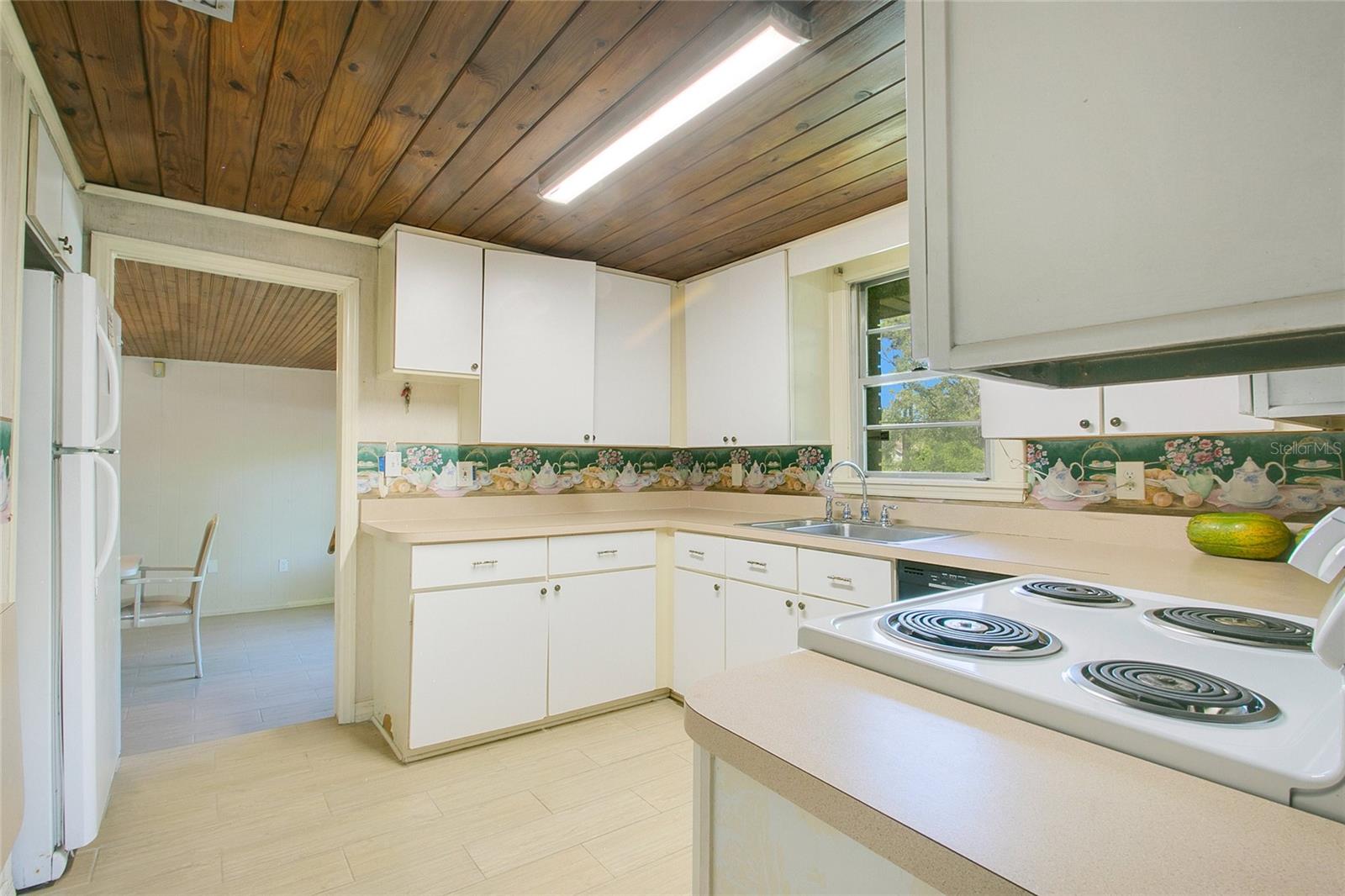 1120 SHEELER AVE, APOPKA, FL, 32703