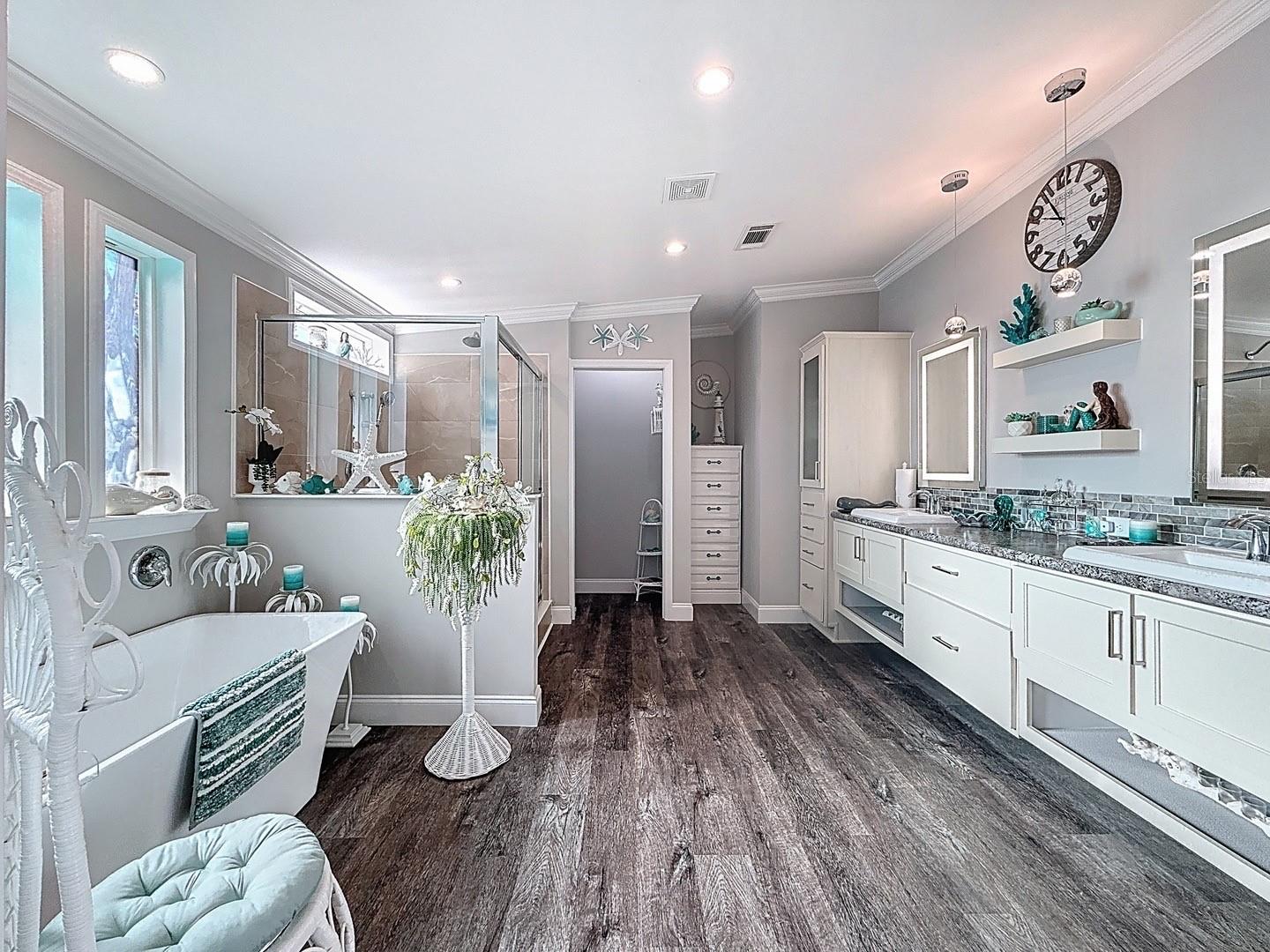 1116 ELKHART CIR, TAVARES, FL, 32778