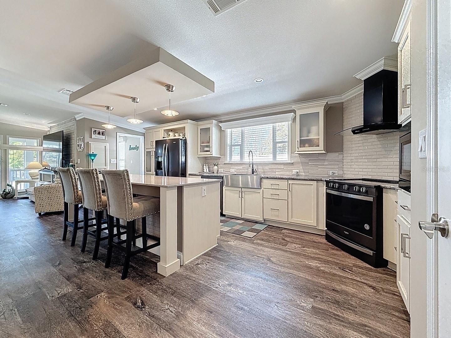 1116 ELKHART CIR, TAVARES, FL, 32778