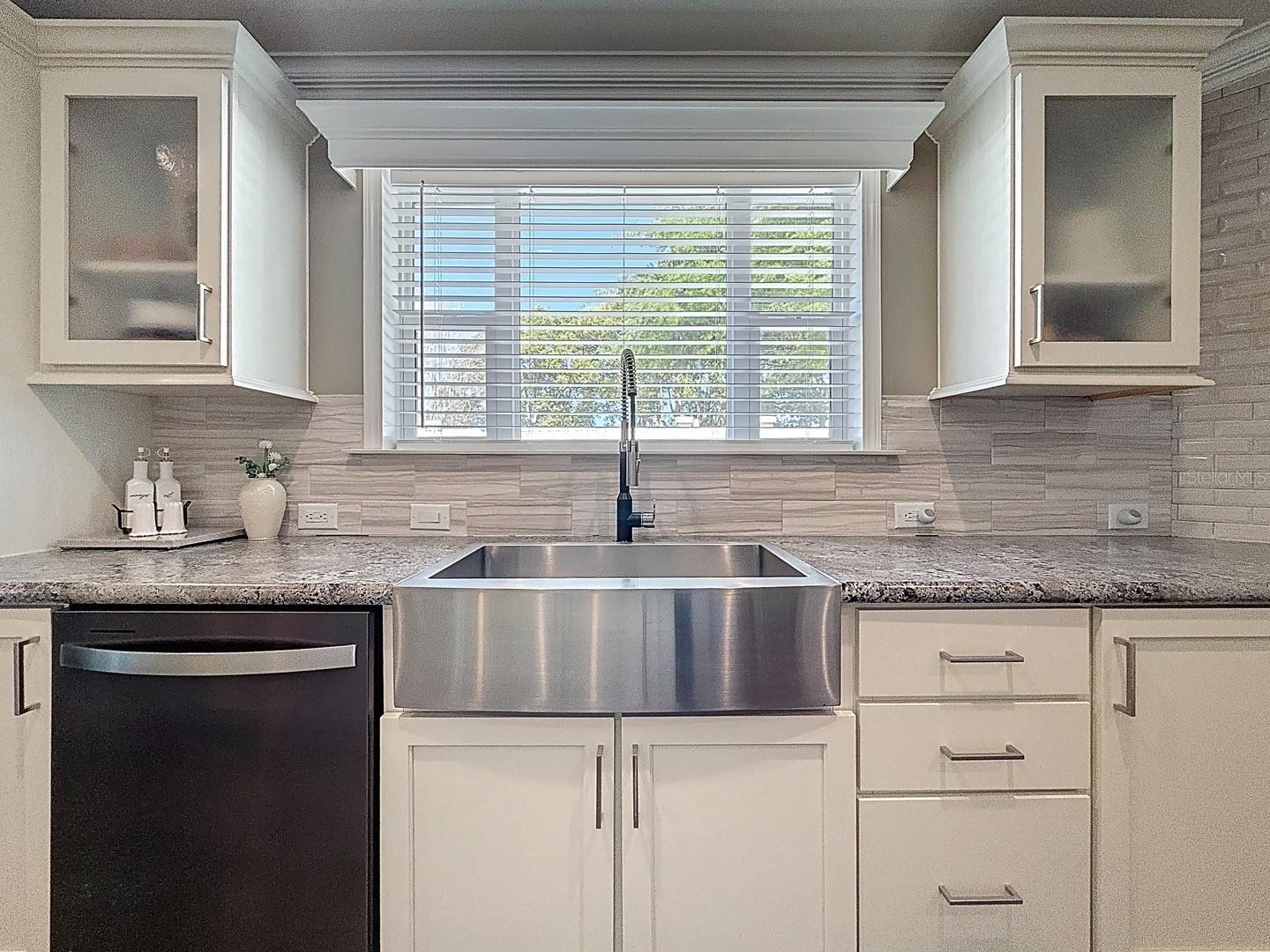 1116 ELKHART CIR, TAVARES, FL, 32778