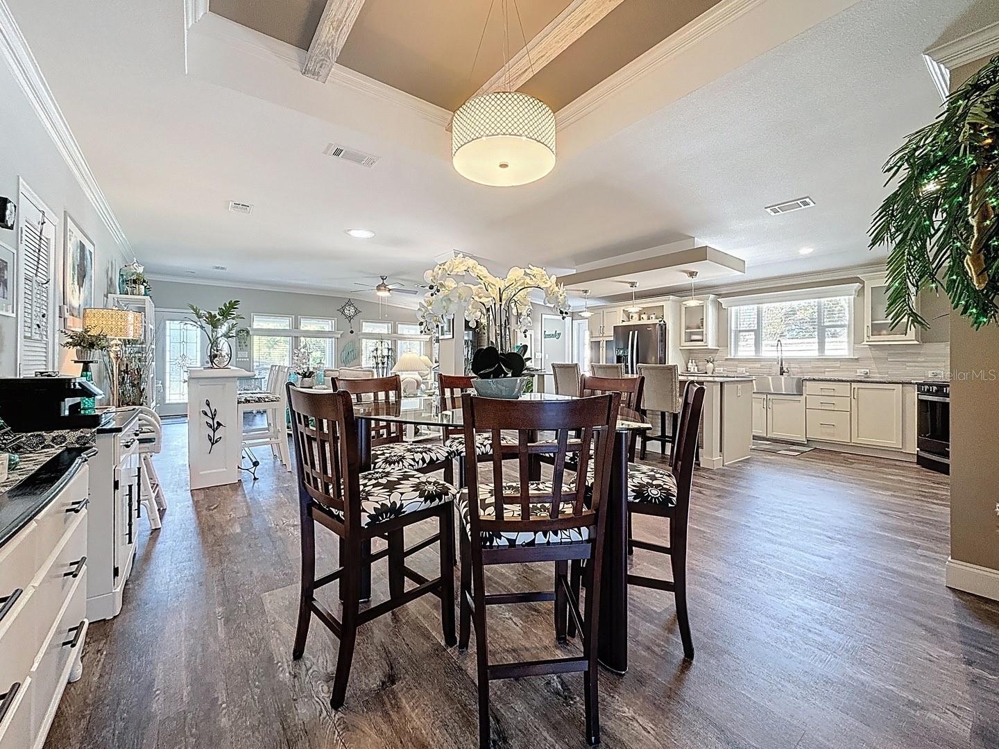 1116 ELKHART CIR, TAVARES, FL, 32778