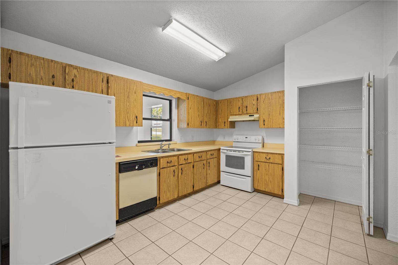10690 SE 44TH TER, BELLEVIEW, FL, 34420