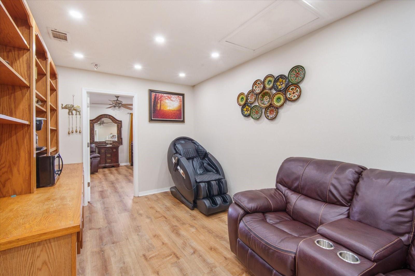 8012 SAVANNAH SUNSET LN, TAMPA, FL, 33615