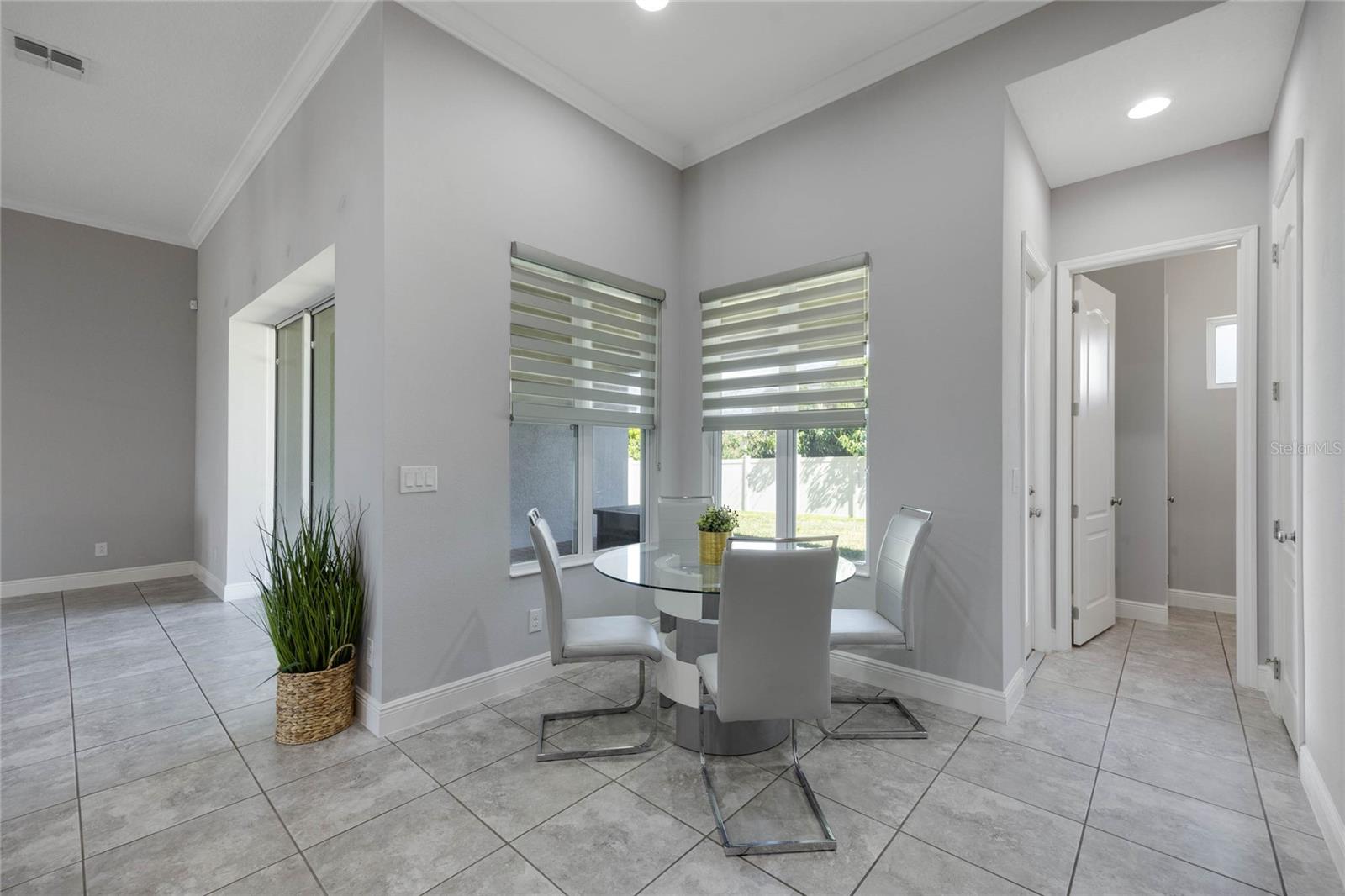 1009 BIRCH HOLLOW DR, APOPKA, FL, 32703