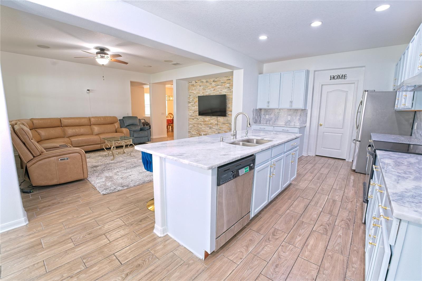 11118 GOLDEN SILENCE DR, RIVERVIEW, FL, 33579