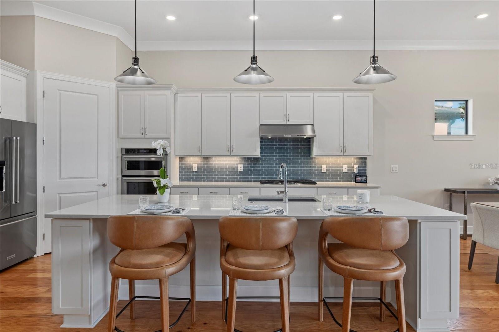 8016 GRANDE SHORES DR, SARASOTA, FL, 34240