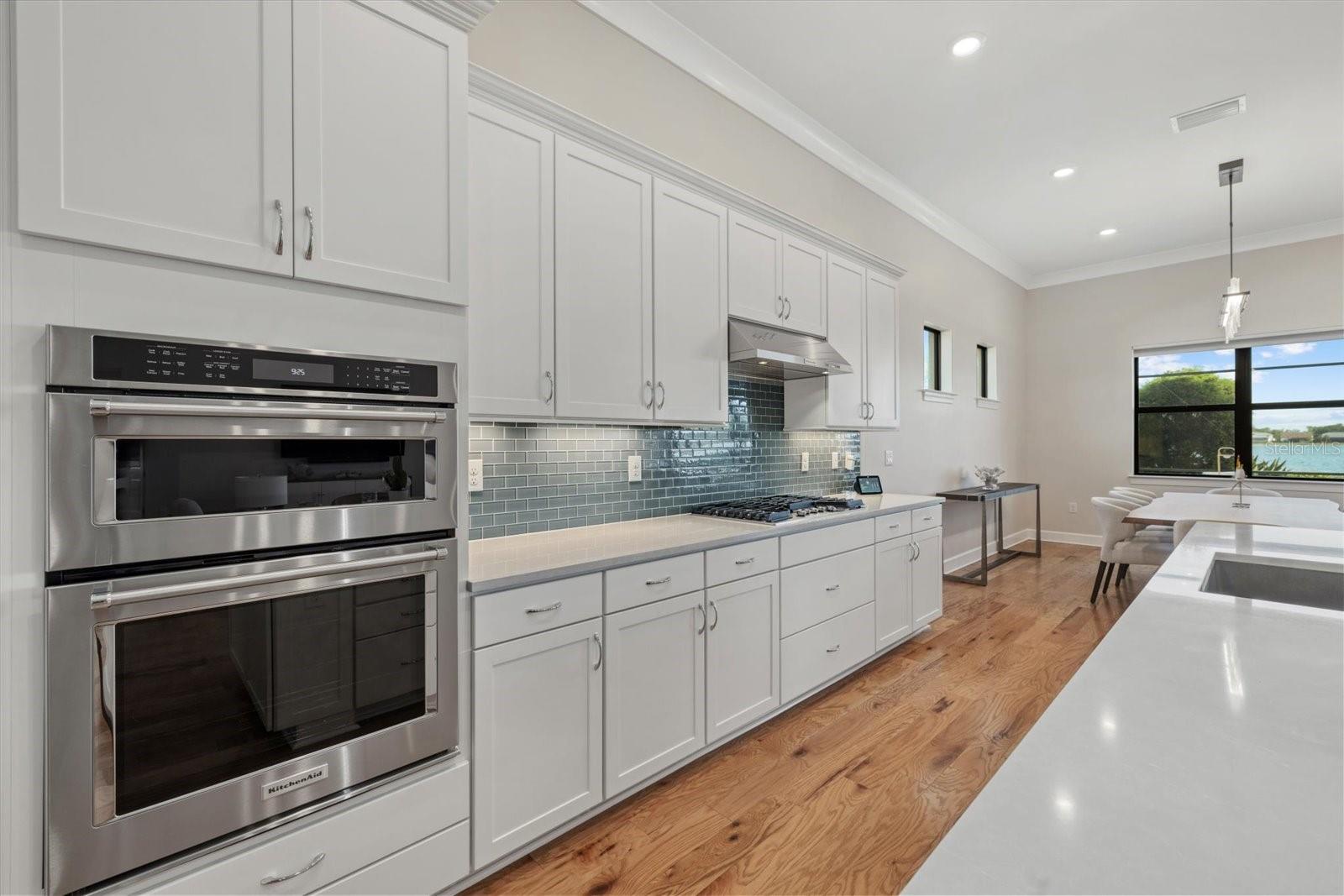 8016 GRANDE SHORES DR, SARASOTA, FL, 34240
