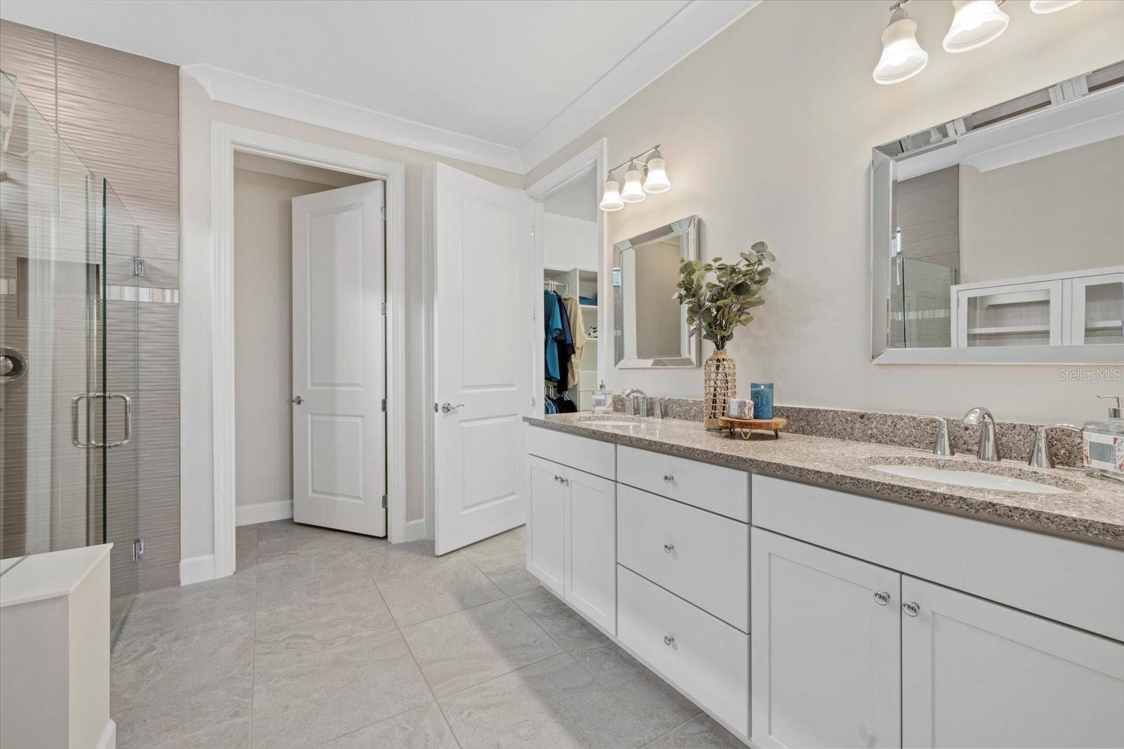 8016 GRANDE SHORES DR, SARASOTA, FL, 34240