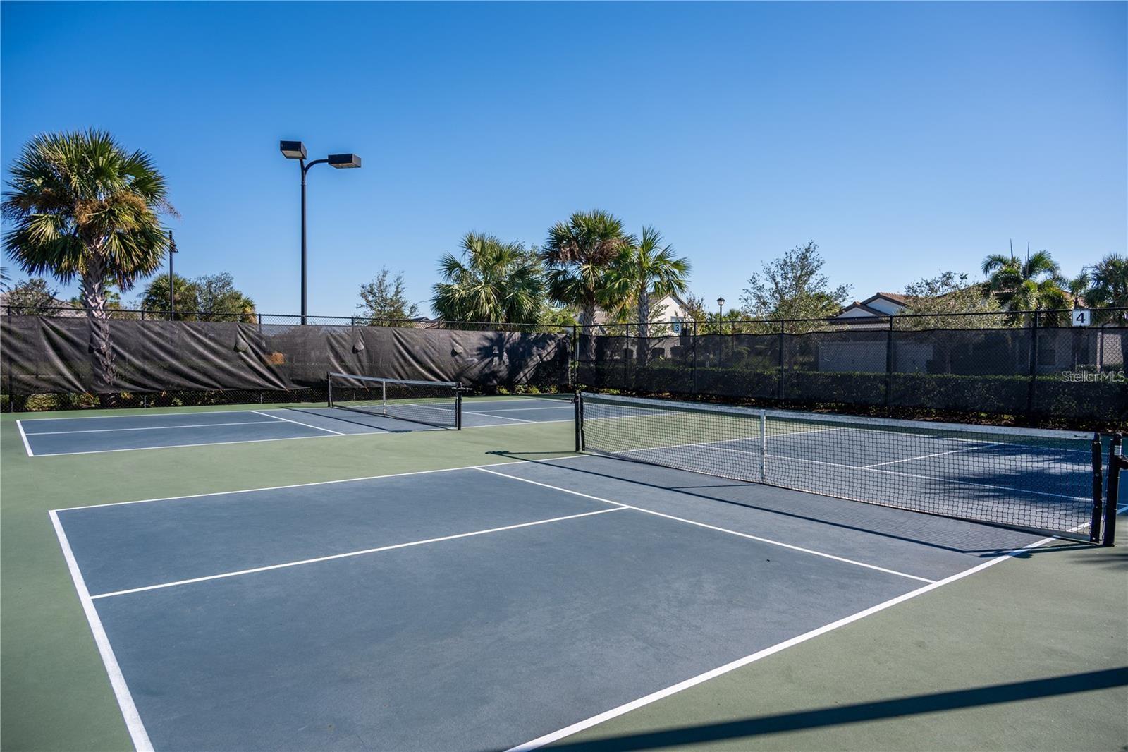 8016 GRANDE SHORES DR, SARASOTA, FL, 34240