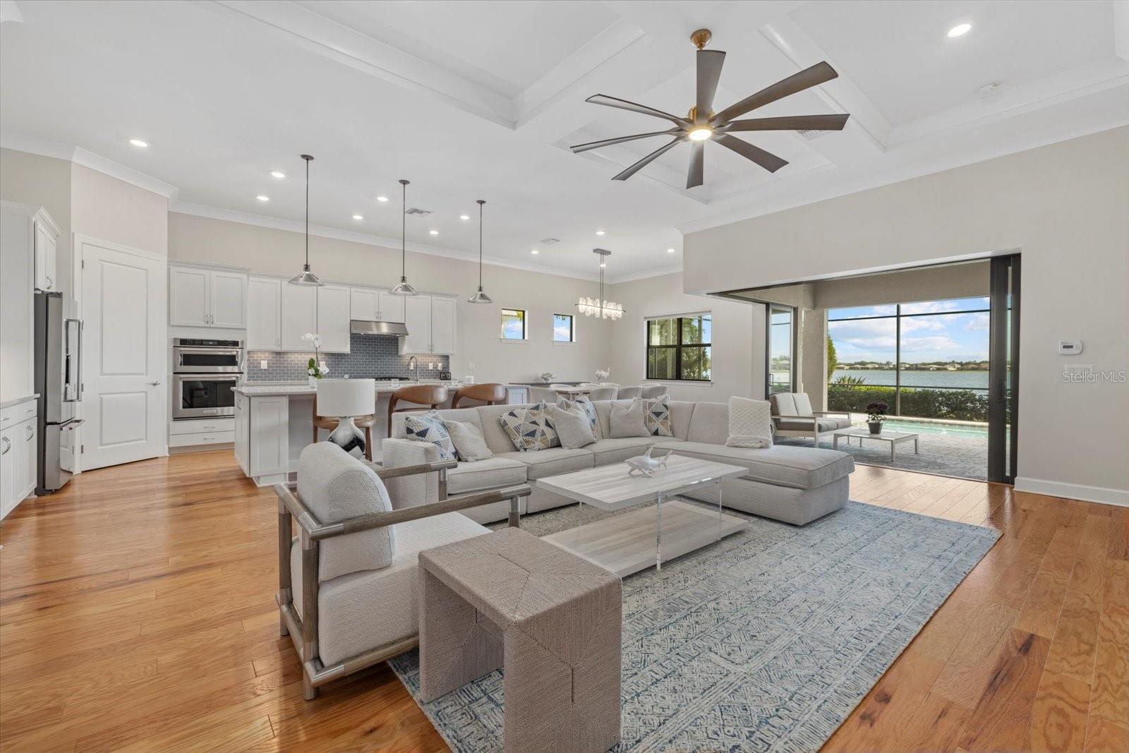 8016 GRANDE SHORES DR, SARASOTA, FL, 34240