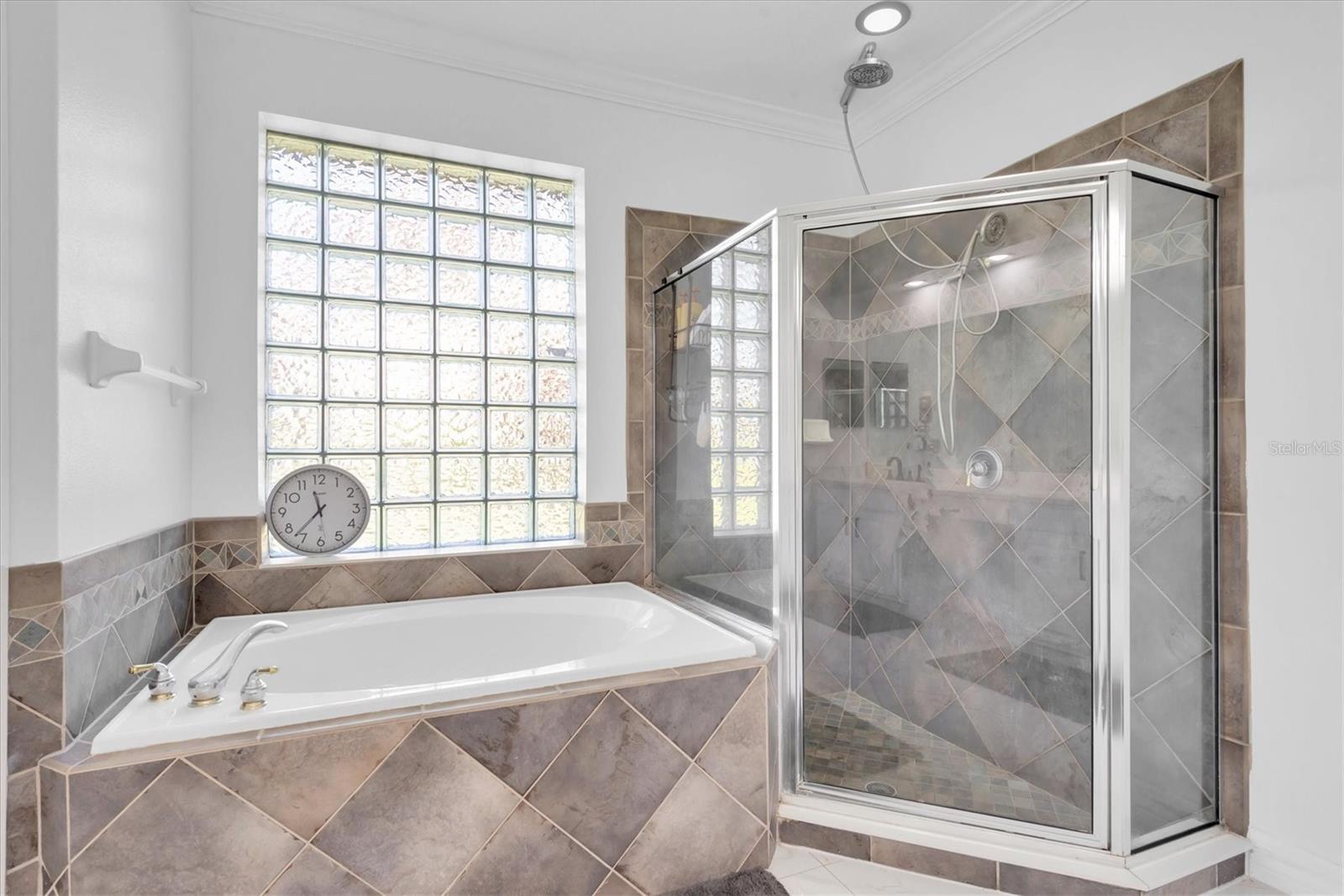 9320 MERLOT CIR, SEFFNER, FL, 33584