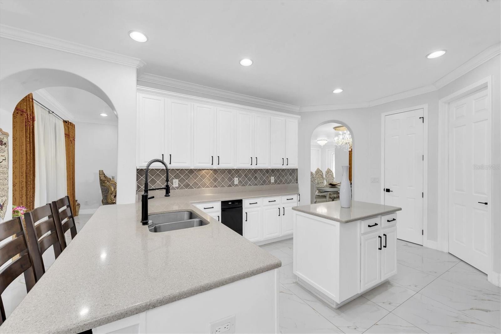 9320 MERLOT CIR, SEFFNER, FL, 33584