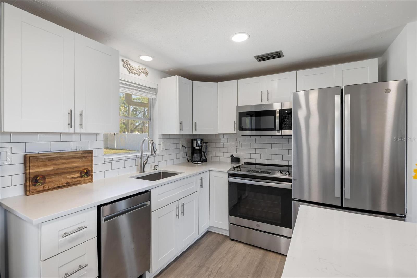 1600 MARYKNOLL RD, ENGLEWOOD, FL, 34223