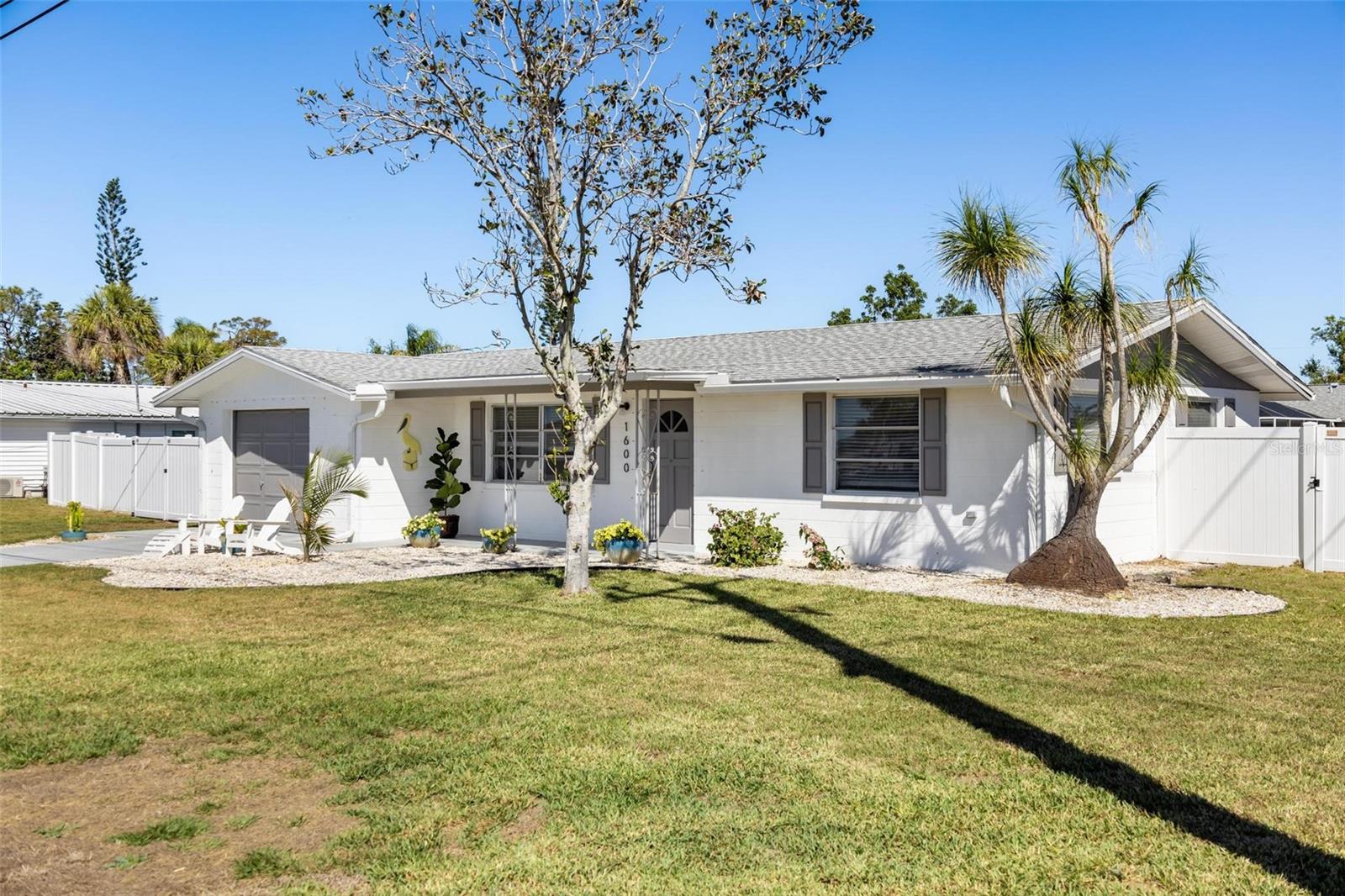 1600 MARYKNOLL RD, ENGLEWOOD, FL, 34223