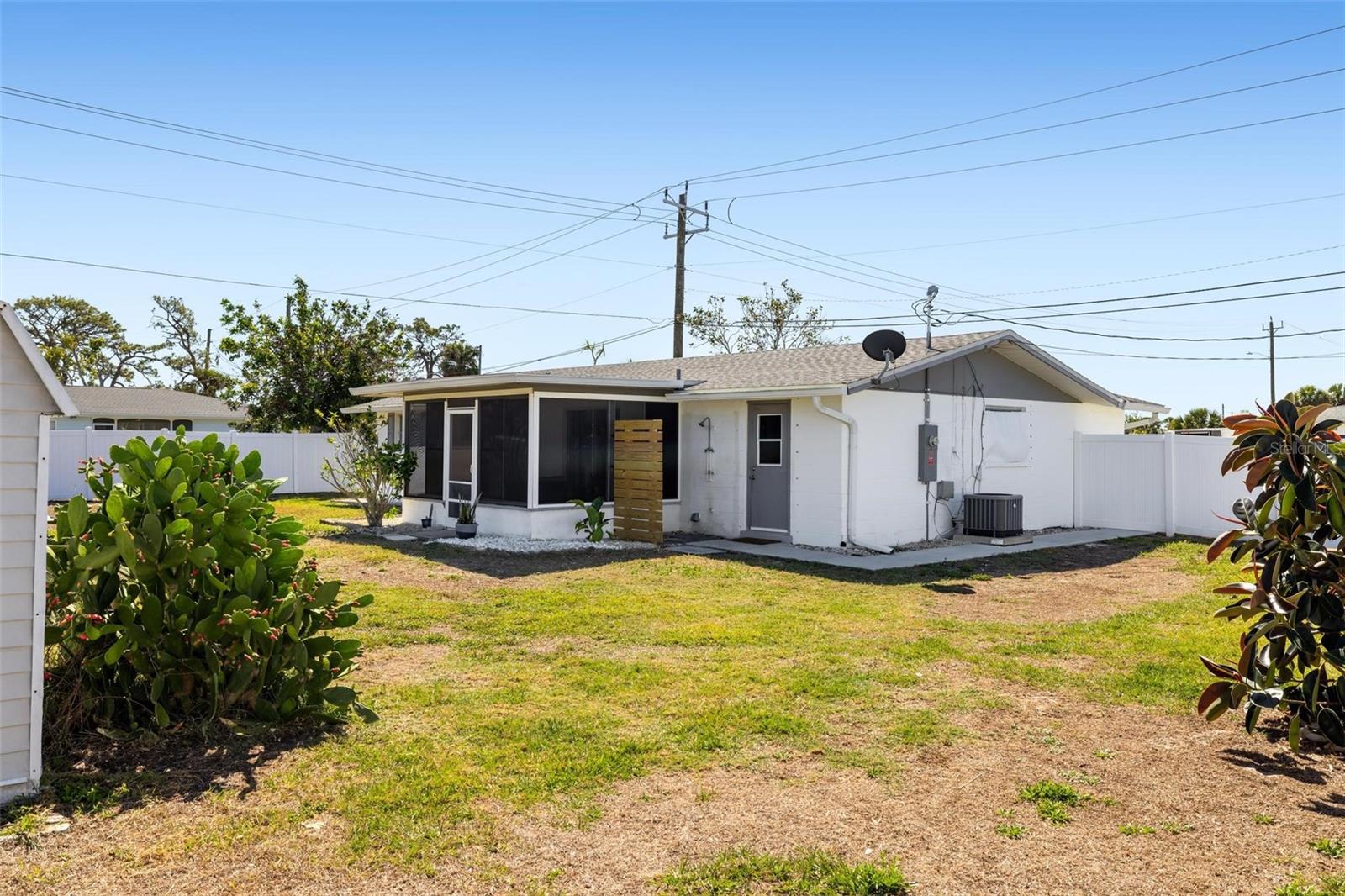 1600 MARYKNOLL RD, ENGLEWOOD, FL, 34223