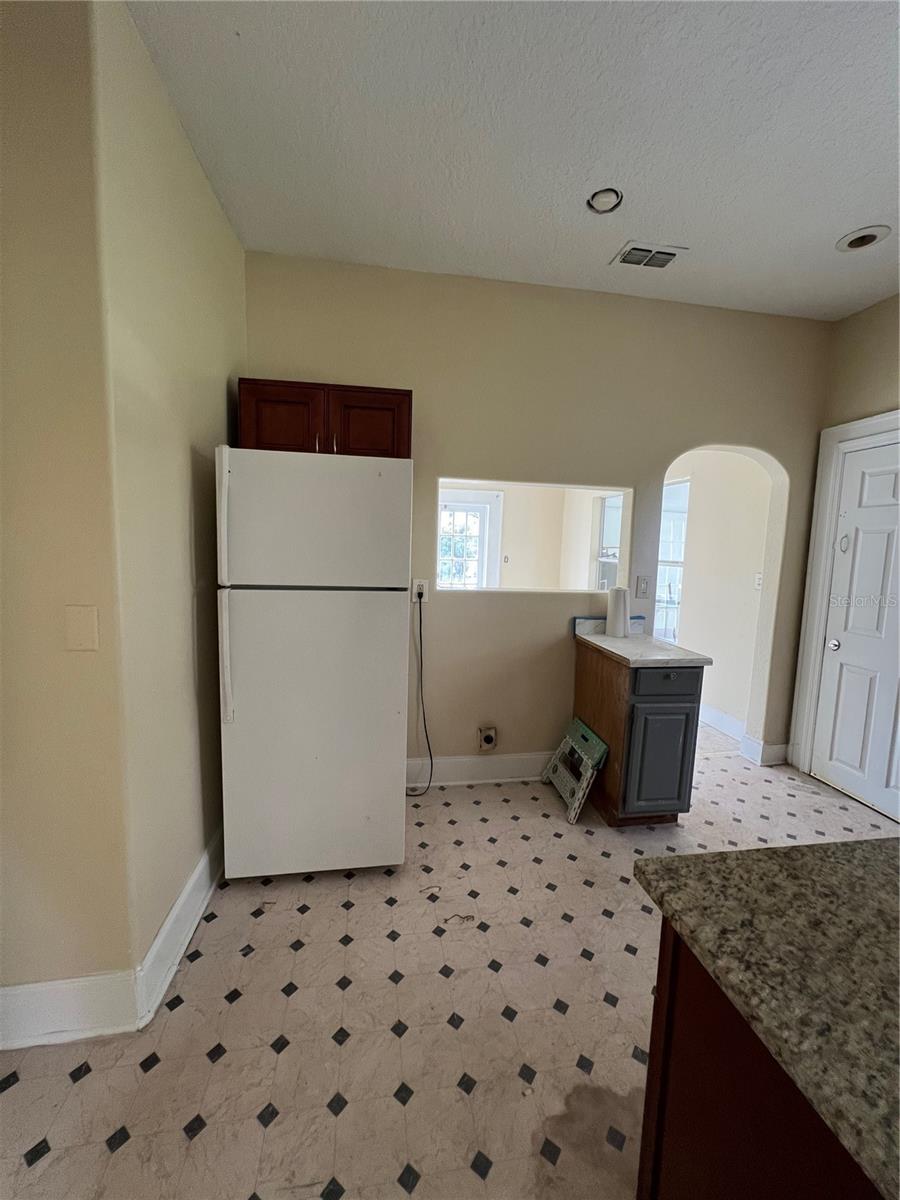738 N DEAN RD, ORLANDO, FL, 32825