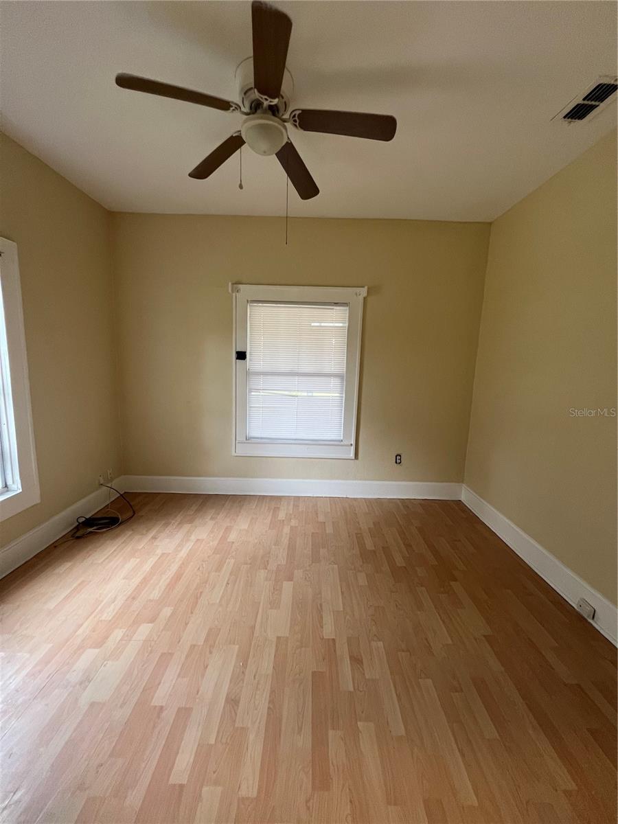 738 N DEAN RD, ORLANDO, FL, 32825