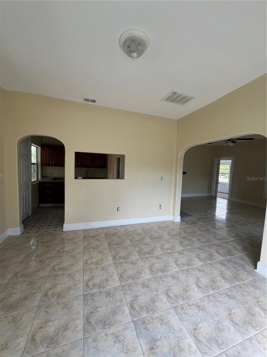 738 N DEAN RD, ORLANDO, FL, 32825