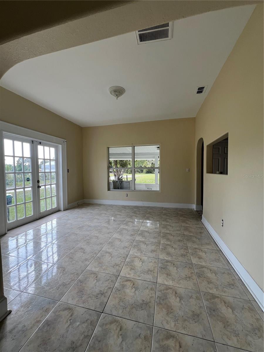 738 N DEAN RD, ORLANDO, FL, 32825