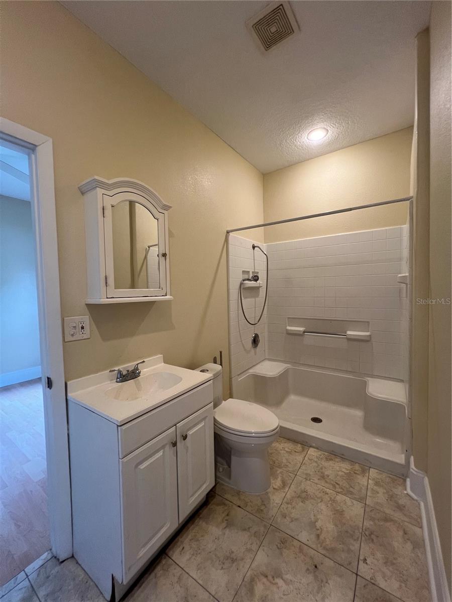 738 N DEAN RD, ORLANDO, FL, 32825