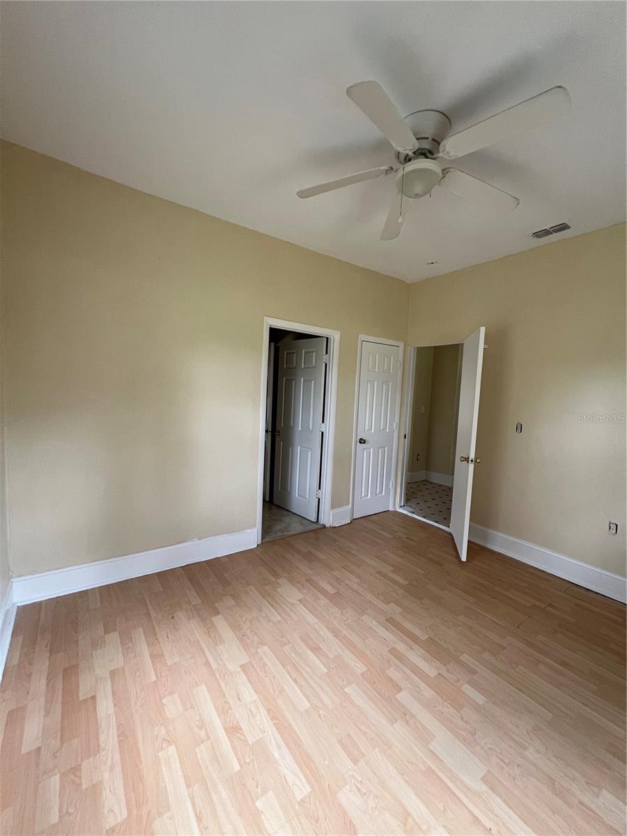 738 N DEAN RD, ORLANDO, FL, 32825