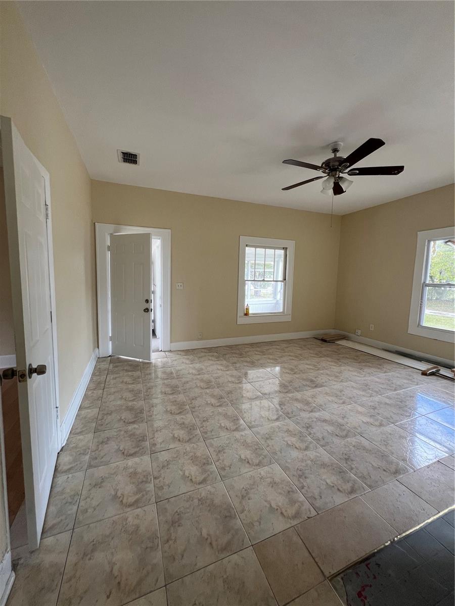 738 N DEAN RD, ORLANDO, FL, 32825