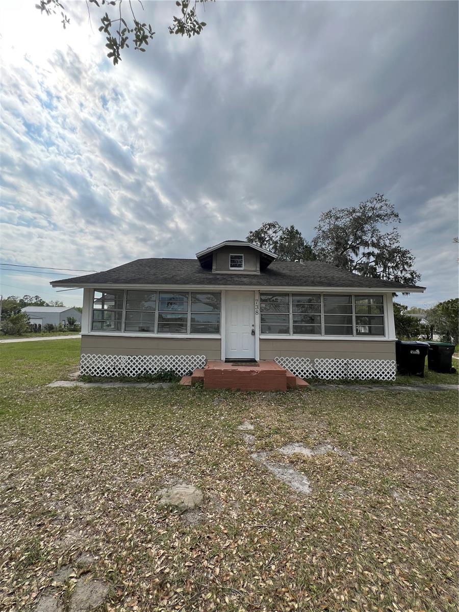 738 N DEAN RD, ORLANDO, FL, 32825
