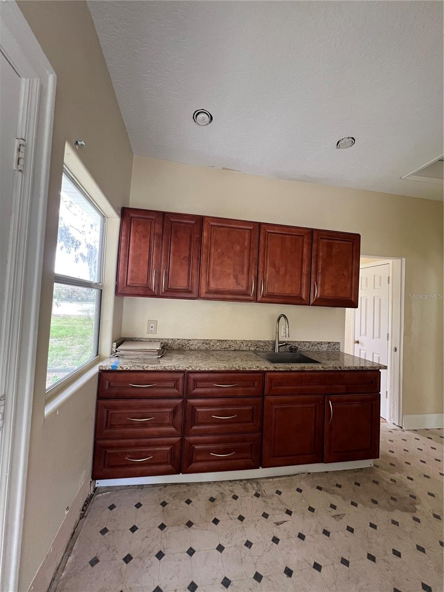 738 N DEAN RD, ORLANDO, FL, 32825