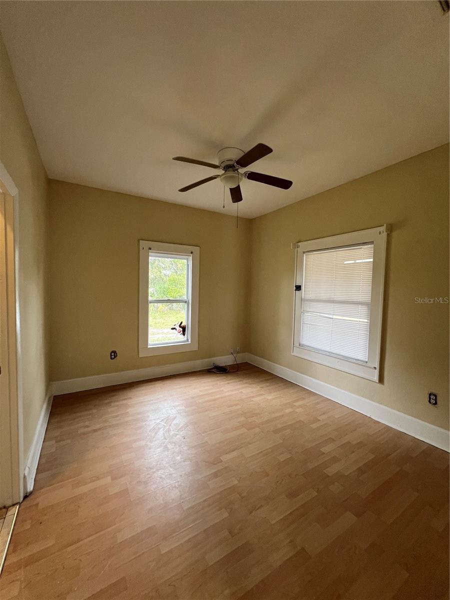738 N DEAN RD, ORLANDO, FL, 32825