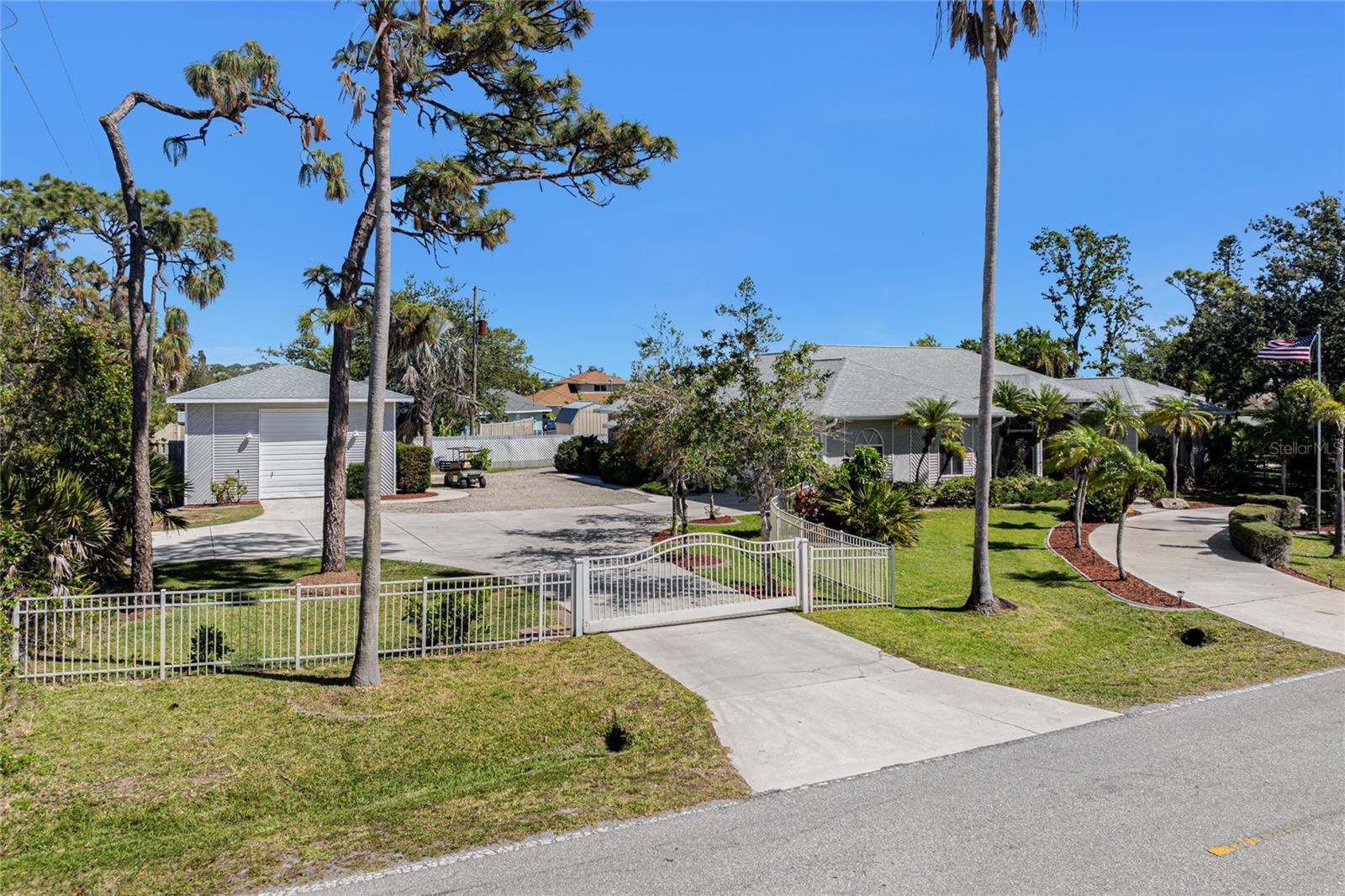 820 BAYSHORE DR, ENGLEWOOD, FL, 34223
