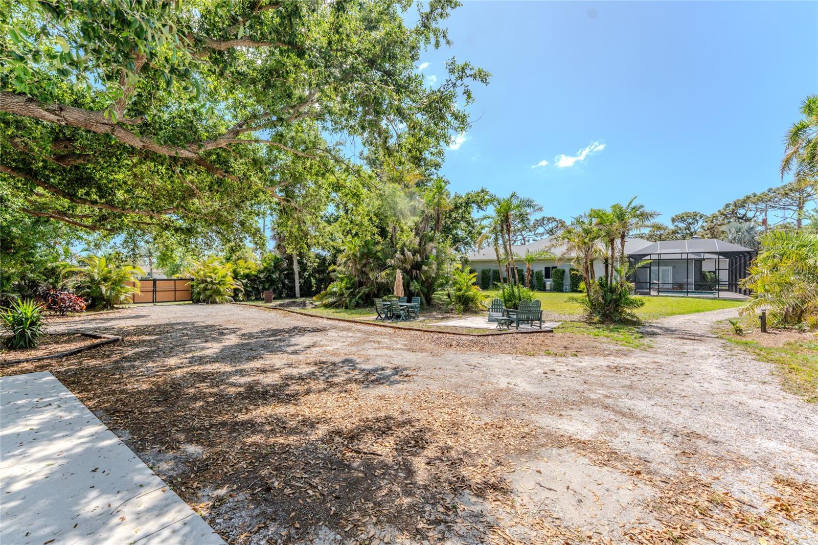 820 BAYSHORE DR, ENGLEWOOD, FL, 34223