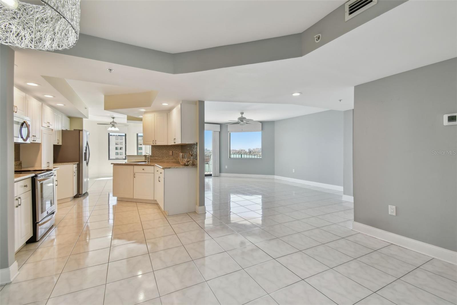 670 ISLAND WAY #806, CLEARWATER BEACH, FL, 33767