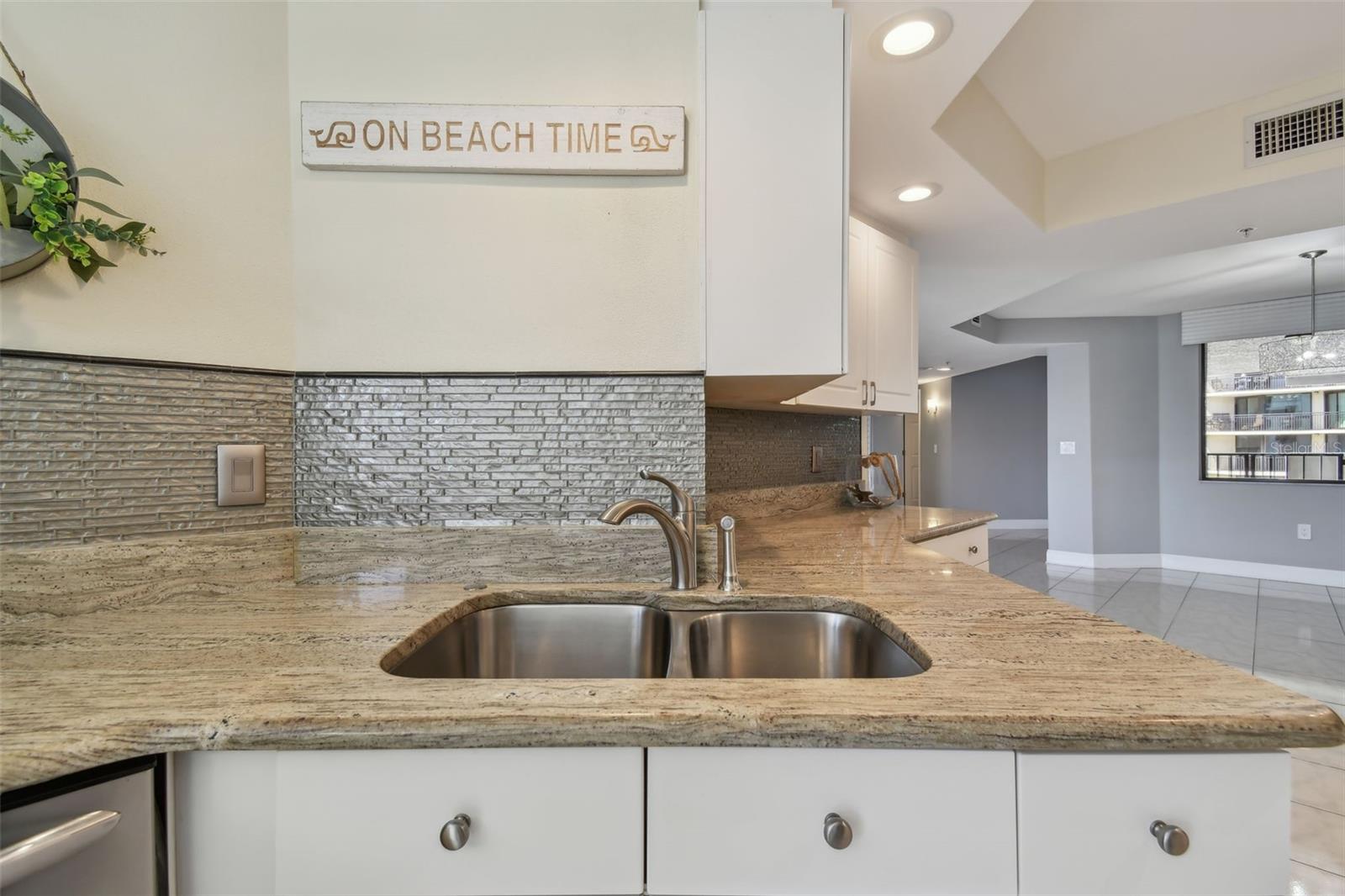 670 ISLAND WAY #806, CLEARWATER BEACH, FL, 33767