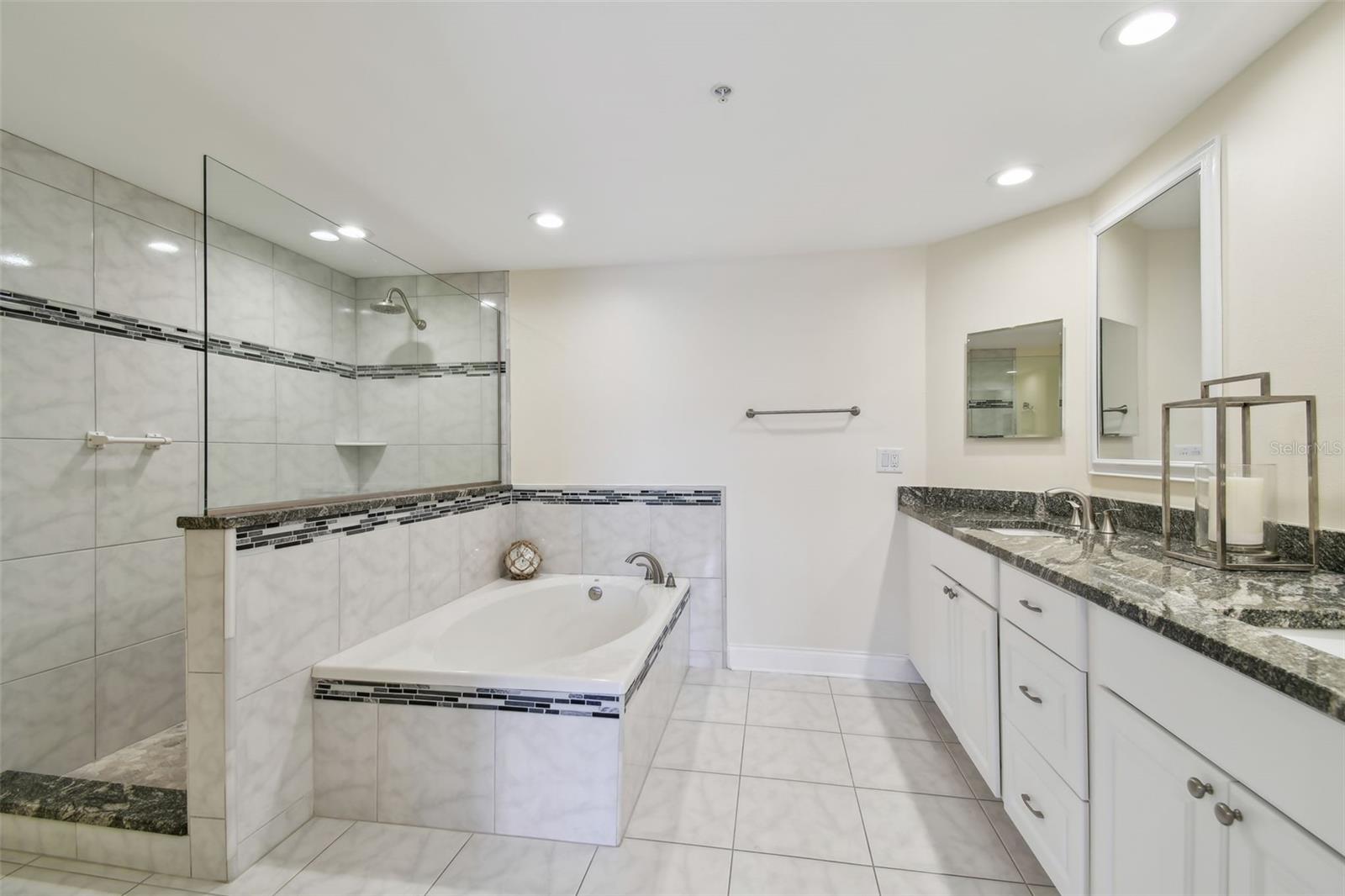 670 ISLAND WAY #806, CLEARWATER BEACH, FL, 33767