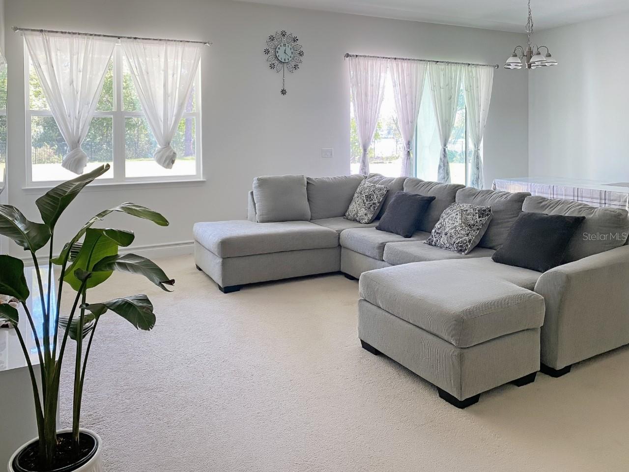 827 DENNIS AVE, ORLANDO, FL, 32807