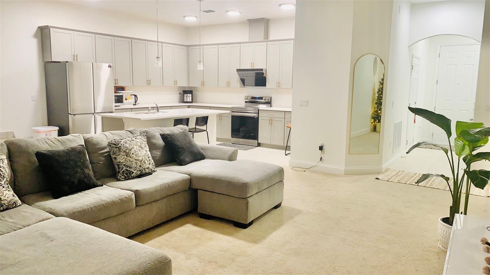 827 DENNIS AVE, ORLANDO, FL, 32807