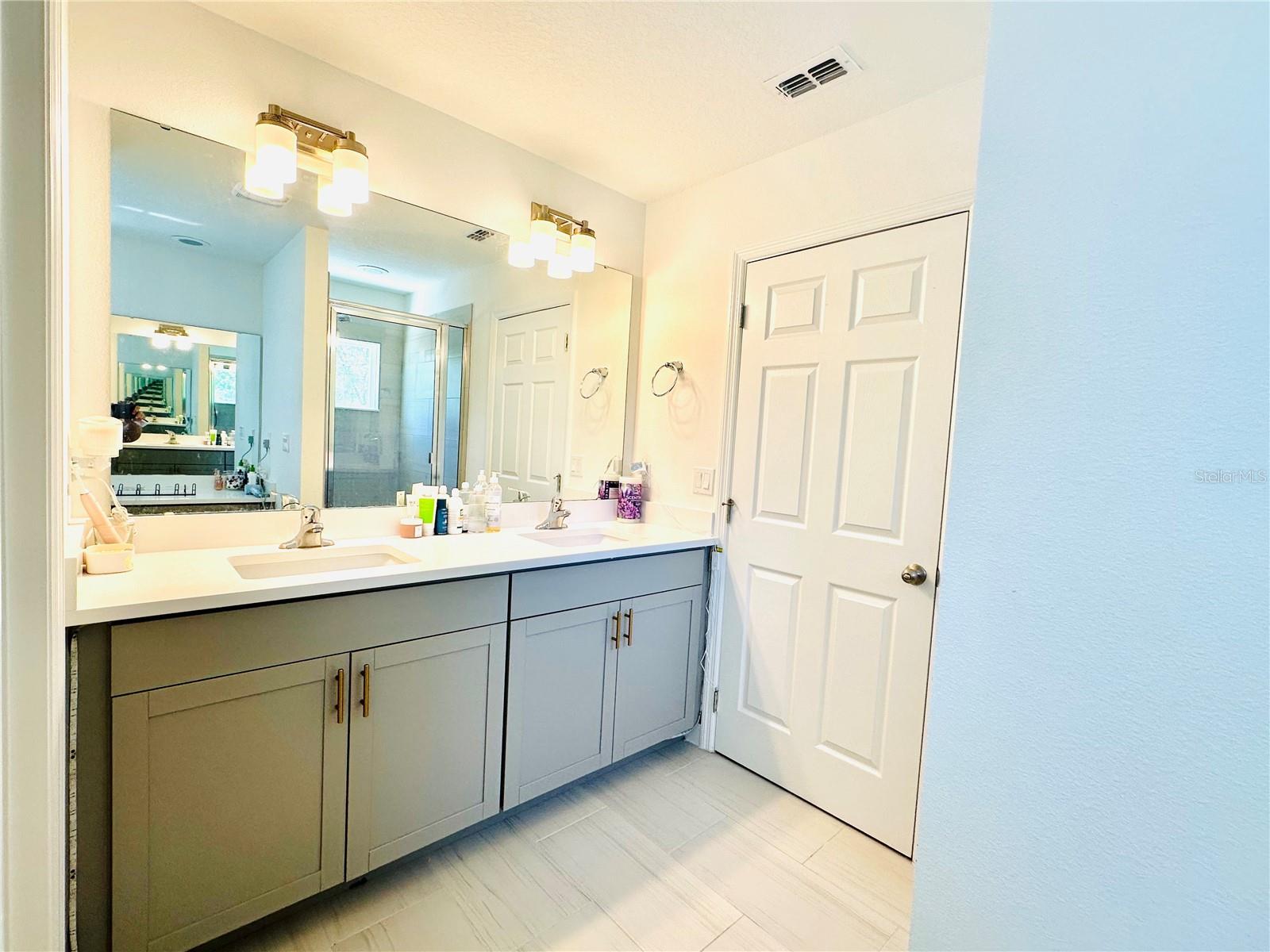 827 DENNIS AVE, ORLANDO, FL, 32807