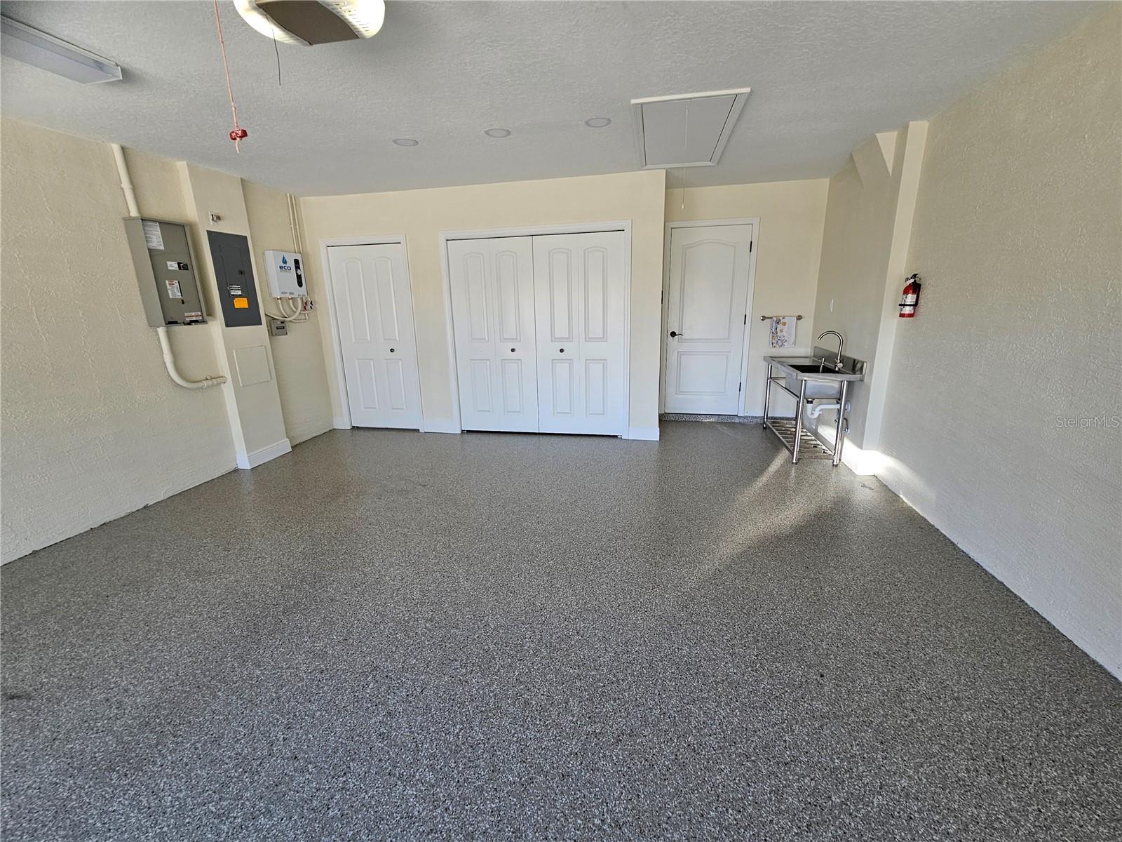 6533 BRENTWOOD DR, ZEPHYRHILLS, FL, 33542