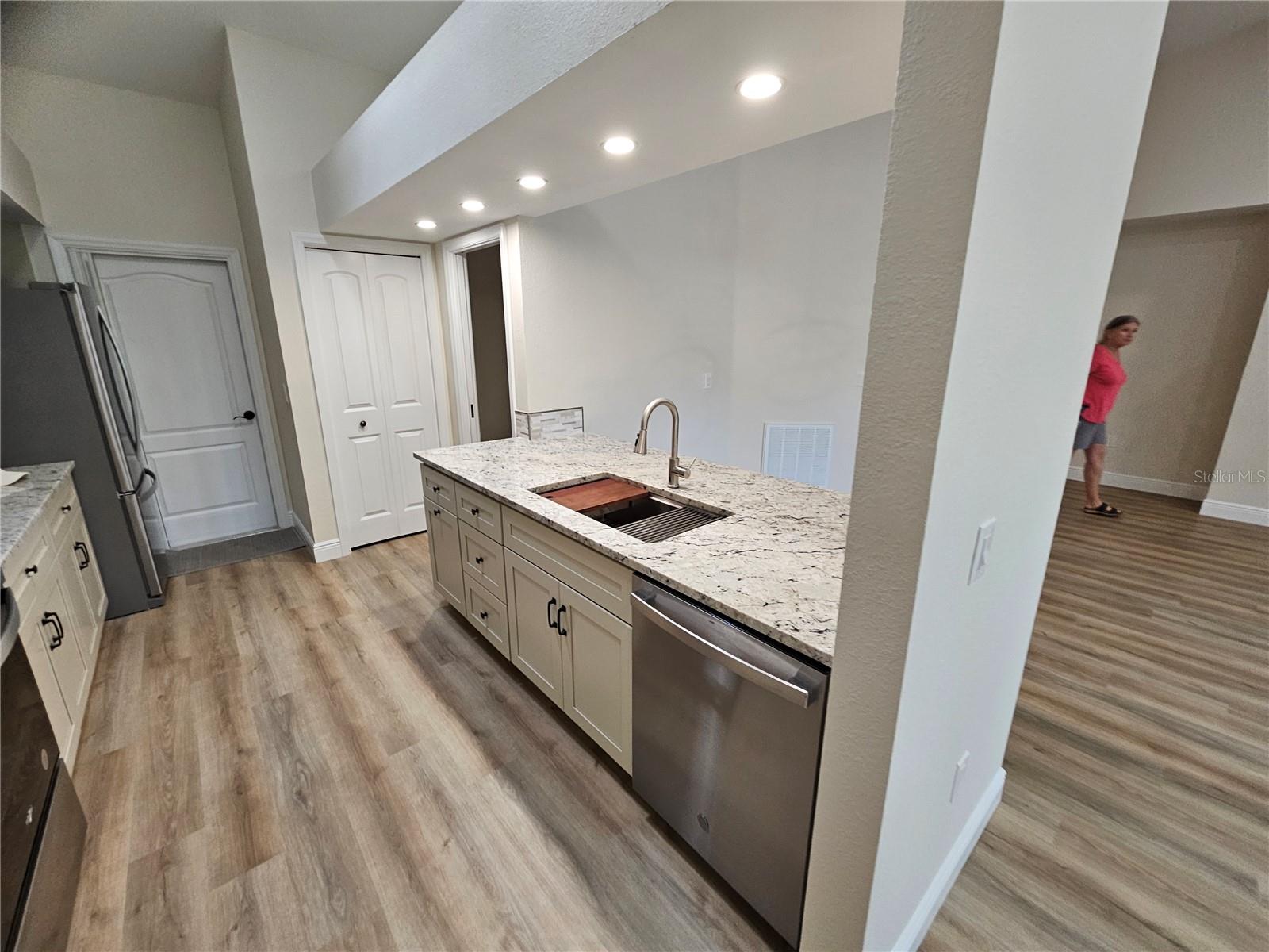 6533 BRENTWOOD DR, ZEPHYRHILLS, FL, 33542
