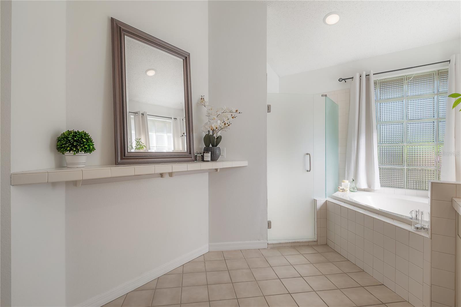 505 STRATFIELD DR, LUTZ, FL, 33549