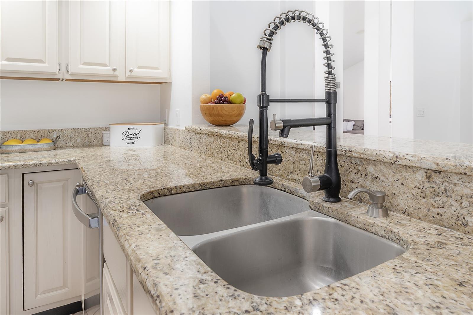 505 STRATFIELD DR, LUTZ, FL, 33549