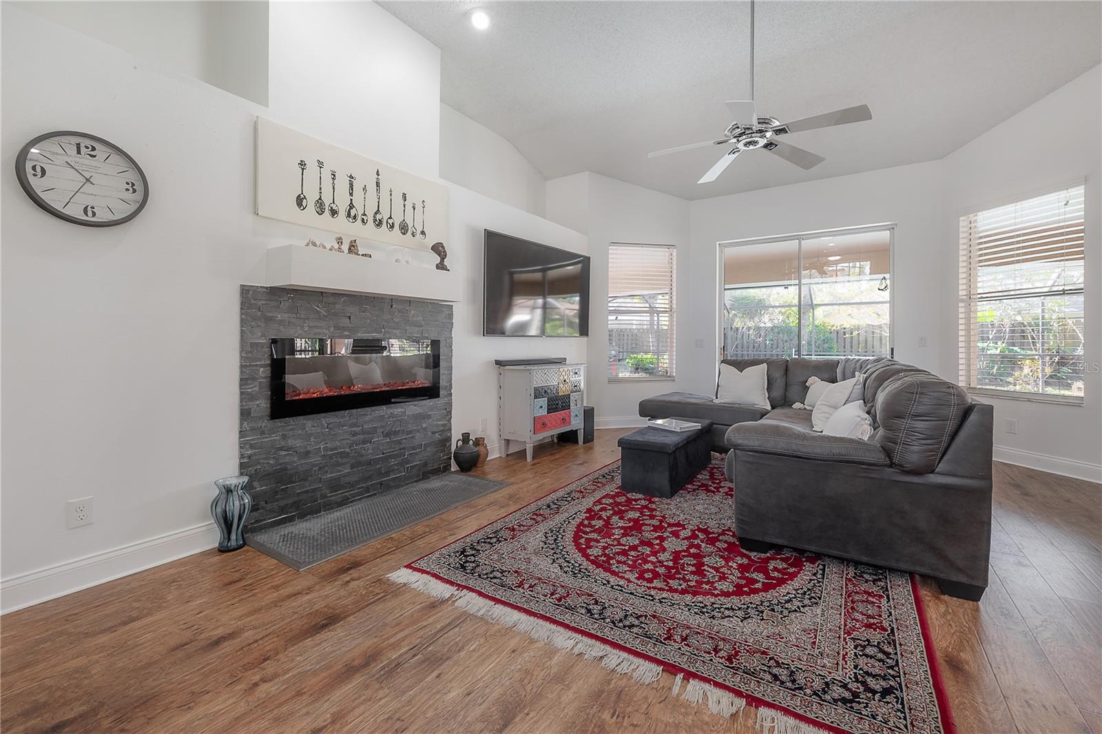 505 STRATFIELD DR, LUTZ, FL, 33549