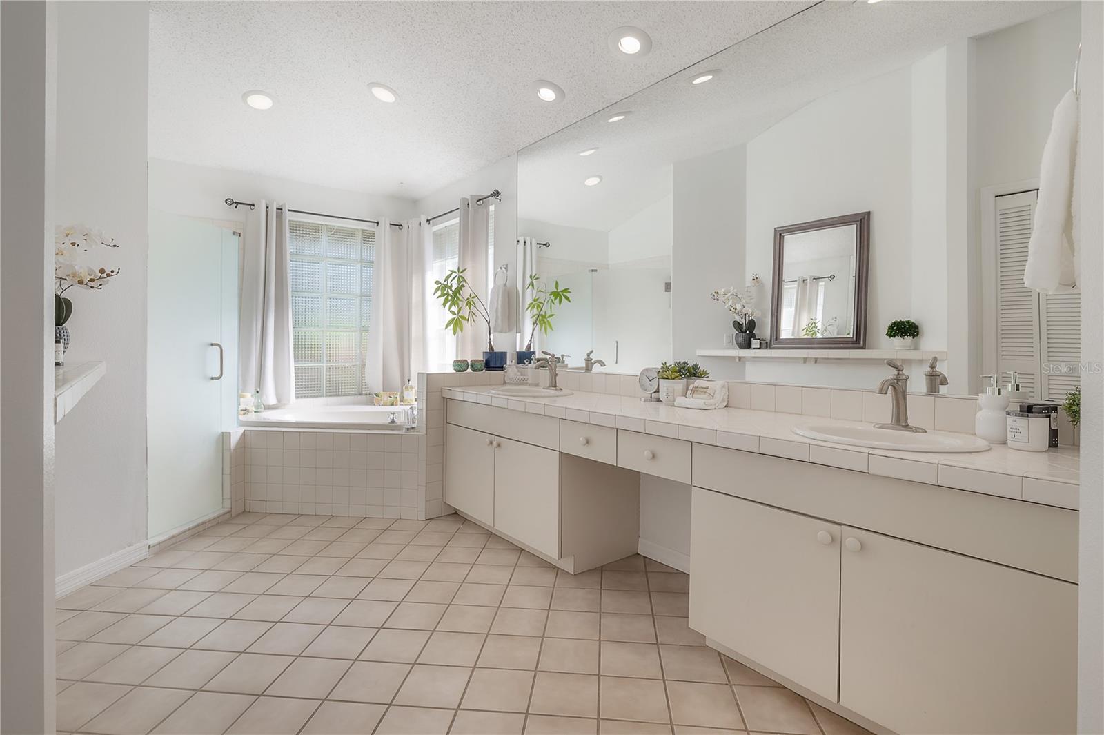 505 STRATFIELD DR, LUTZ, FL, 33549